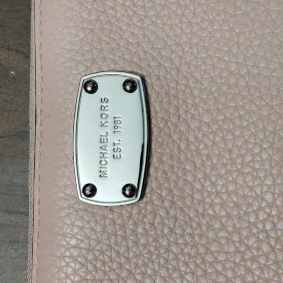 Michael Kors Bi-Fold Zip Wallet Bundle - Picture 3 of 15